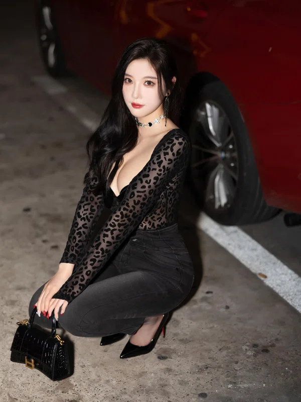 淫男乱女(小雄性事)